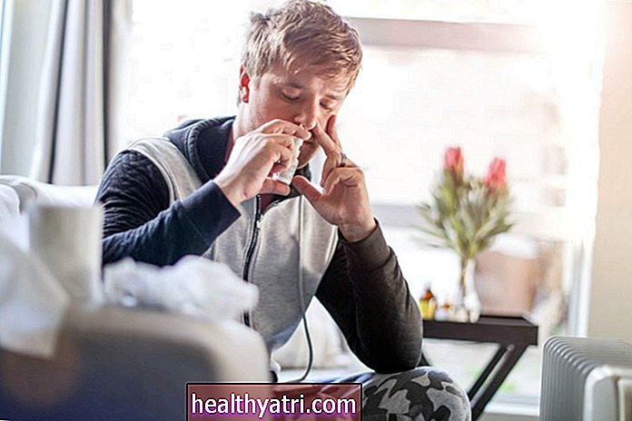 Apa yang Perlu Tahu Tentang Nasacort Allergy 24HR (triamcinolone nasal)