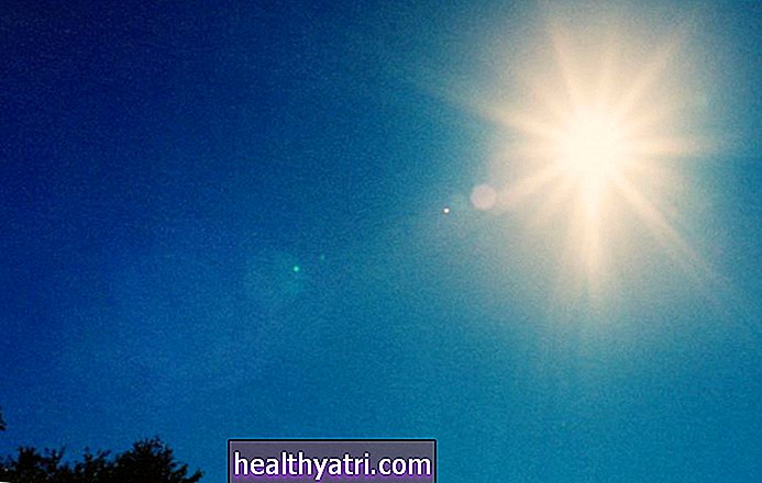 Jak může sluneční světlo pomoci nebo poškodit vaše bolesti hlavy