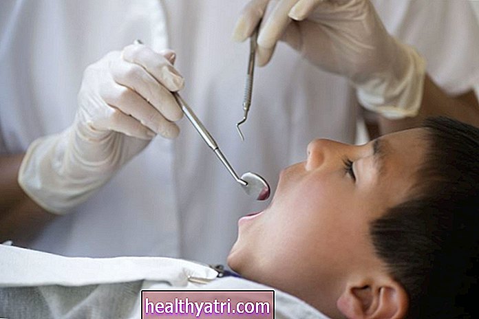 Підготуйтеся до стоматолога зі своєю дитиною-аутистом