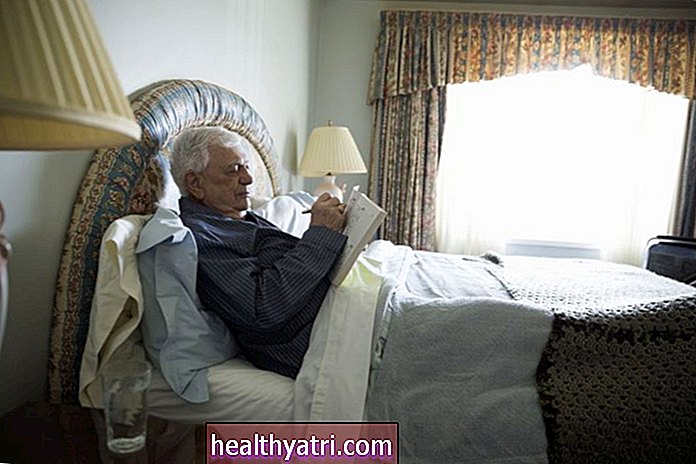 Uporaba posteljnih alarmov za osebe z demenco