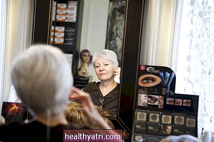 Pelucas 101: su guía para las pelucas durante el tratamiento del cáncer