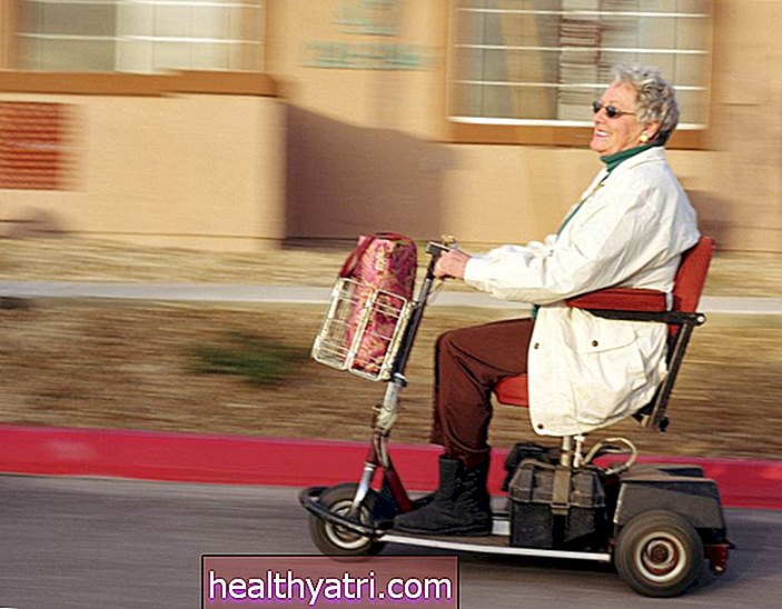 Requisitos de Medicare para scooters y sillas eléctricas