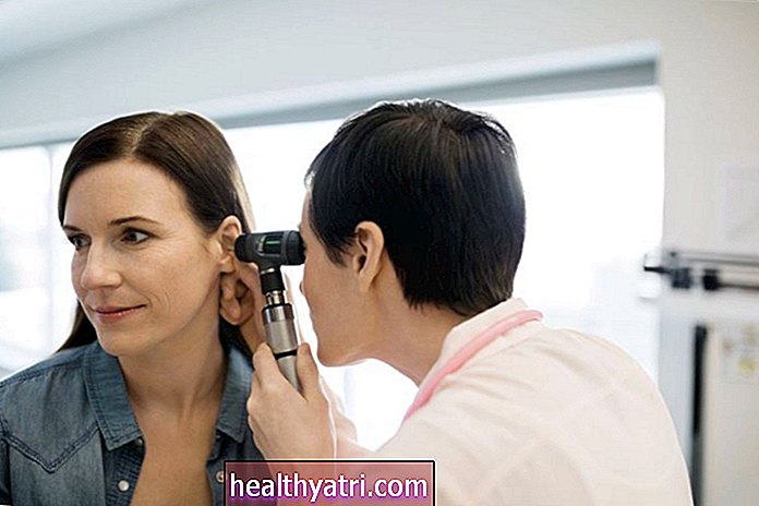 Причини та лікування дренажу вух