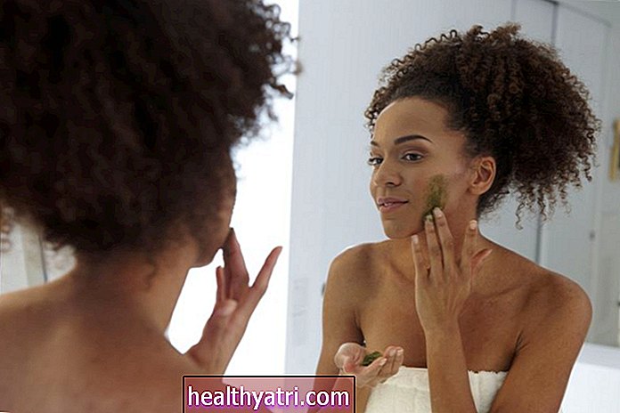 Consejos de exfoliación para ayudar a la piel propensa al acné