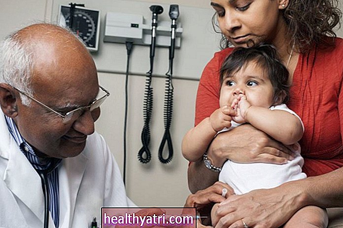 Reações alérgicas à vacinação de um bebê
